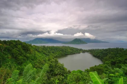 Danau Tolire