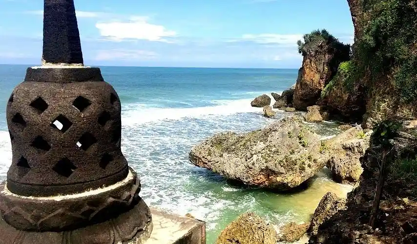 Pantai Ngobaran