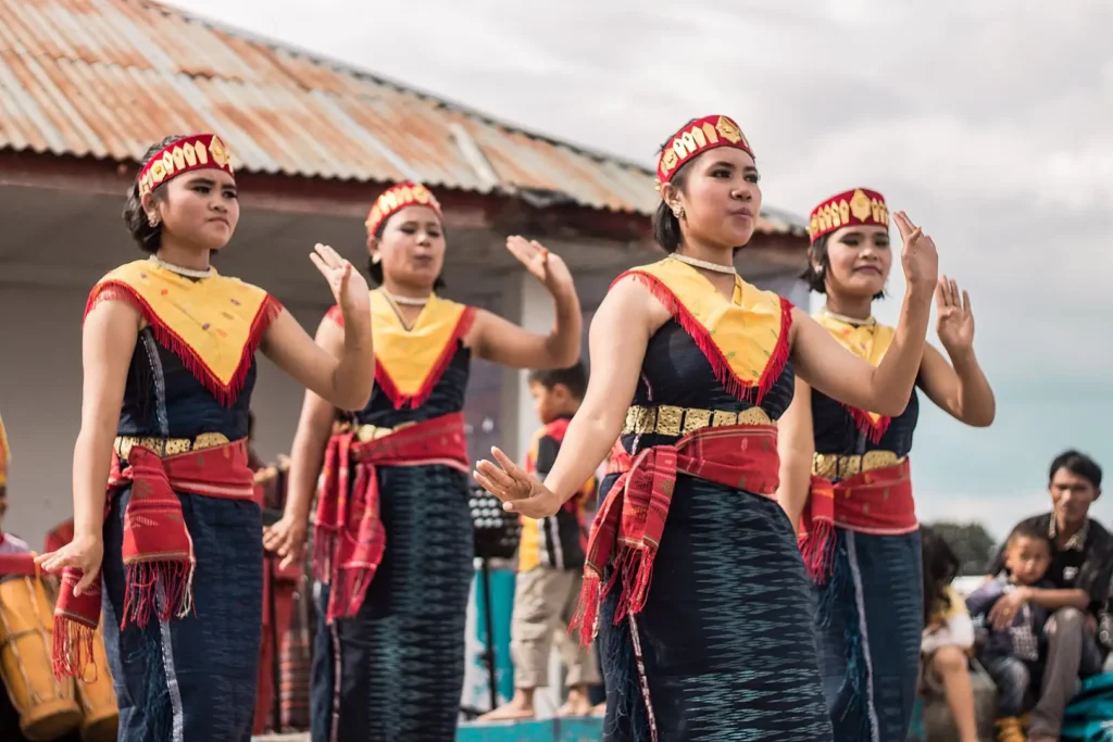 Pesona Baju Adat Toba, Kini Jadi Daya Tarik Pertunjukan Wisata Sumatera Utara